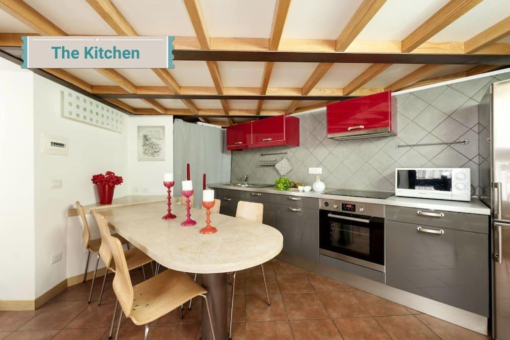 Stylish Loft - Colosseum 4 Min Walk -3 Beds -sleeps Up To 6 People Appartamento *