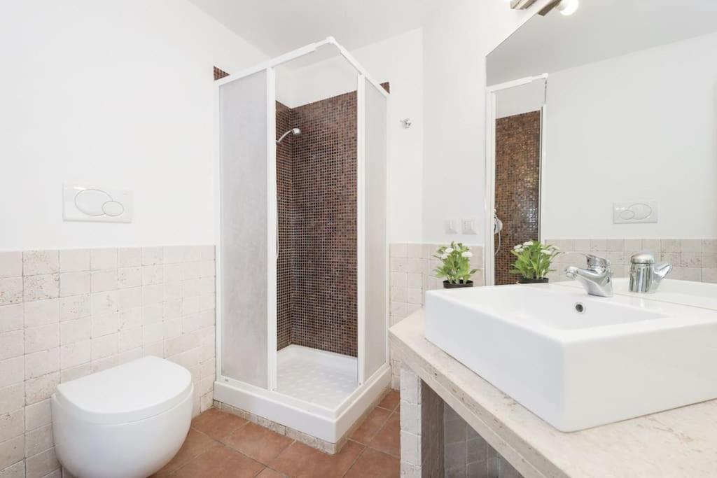 Stylish Loft - Colosseum 4 Min Walk -3 Beds -sleeps Up To 6 People Appartamento Roma