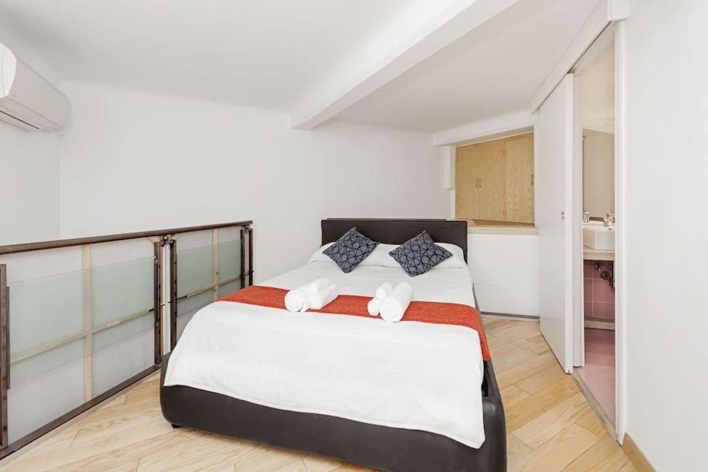 Stylish Loft - Colosseum 4 Min Walk -3 Beds -sleeps Up To 6 People Appartamento *