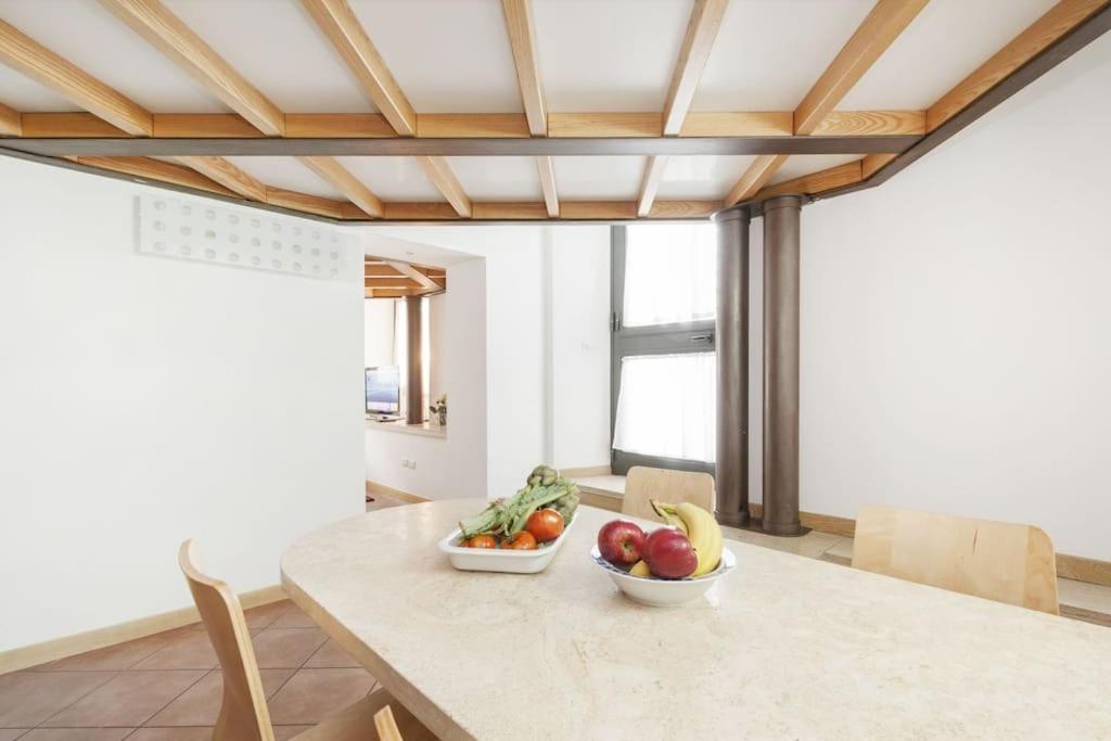 Apartment Stylish Loft - Colosseum 4 Min Walk -3 Beds -sleeps Up To 6 People